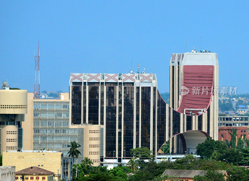 西共体投资开发银行总部(EBID)，左边是西非开发银行(WADB)， Lomé，多哥